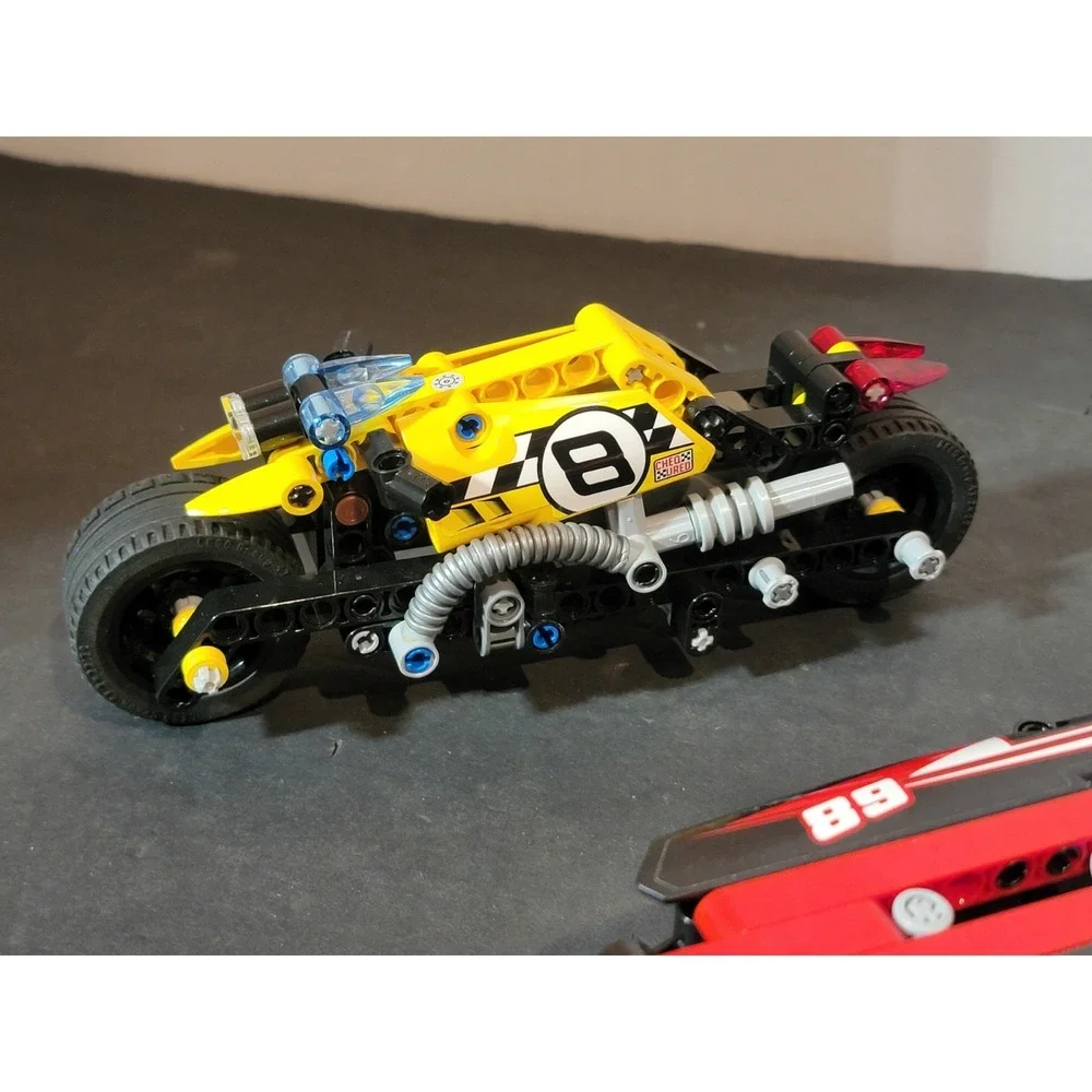Lego Technic Red‎ Power Boat And Yellow Stunt Bike #42089 #42058